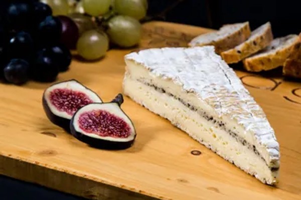 Brie truffé  - Boucherie halal La Ferme du Kremlin - Bicetre